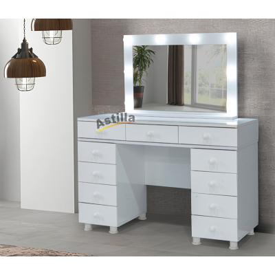 Işıklı cekmeceli makyaj masası